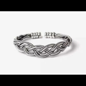 Beautiful Bracelet Creative Hollow Twist Design Open Bangles Party Jewelry NEW